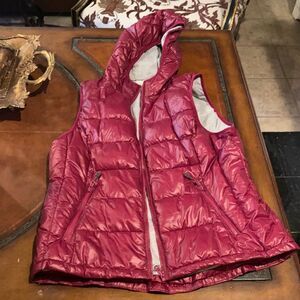 GORGEOUS SHEEN on this Cranberry Hoodie Puffer vest!